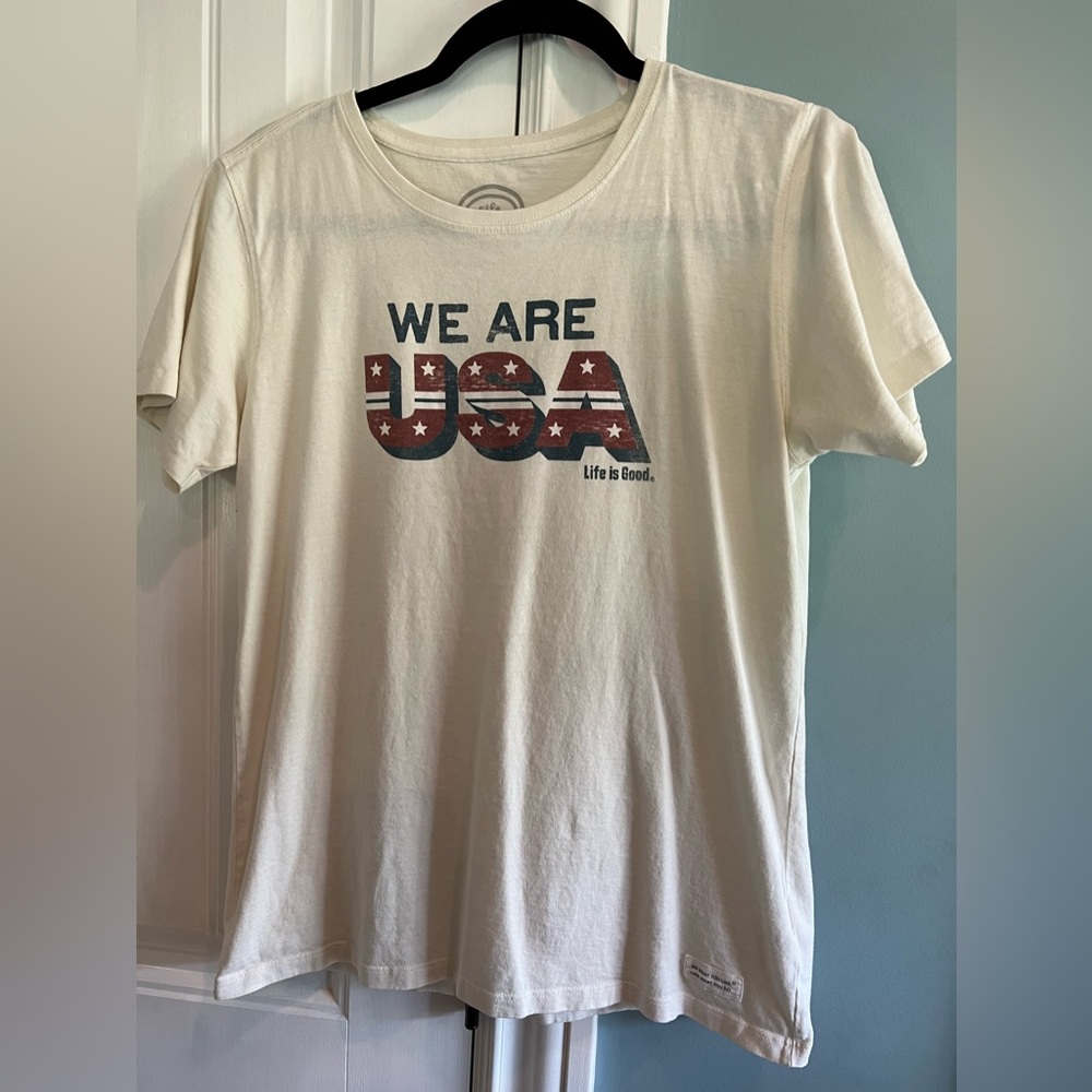 Life is Good Classic Fit WE ARE USA Medium Tee